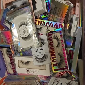 Assorted Lashes. Please specify your preference of dramatic or natural lash type